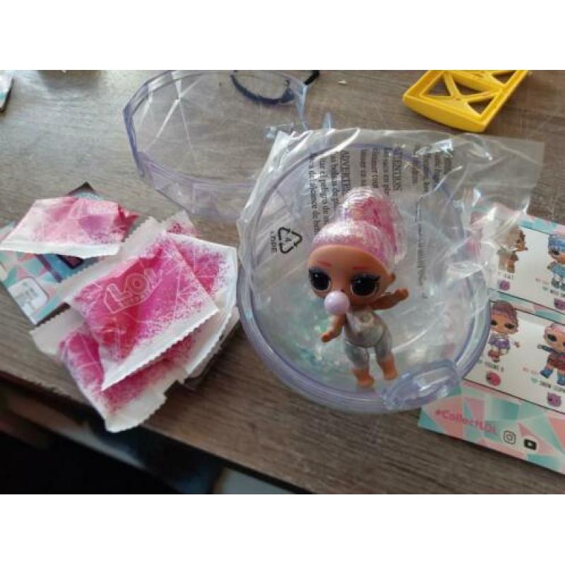 L.o.l glitterglobe