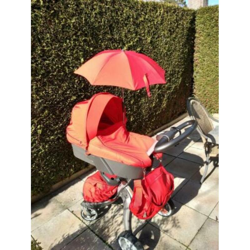 Rode Stokke kinderwagen