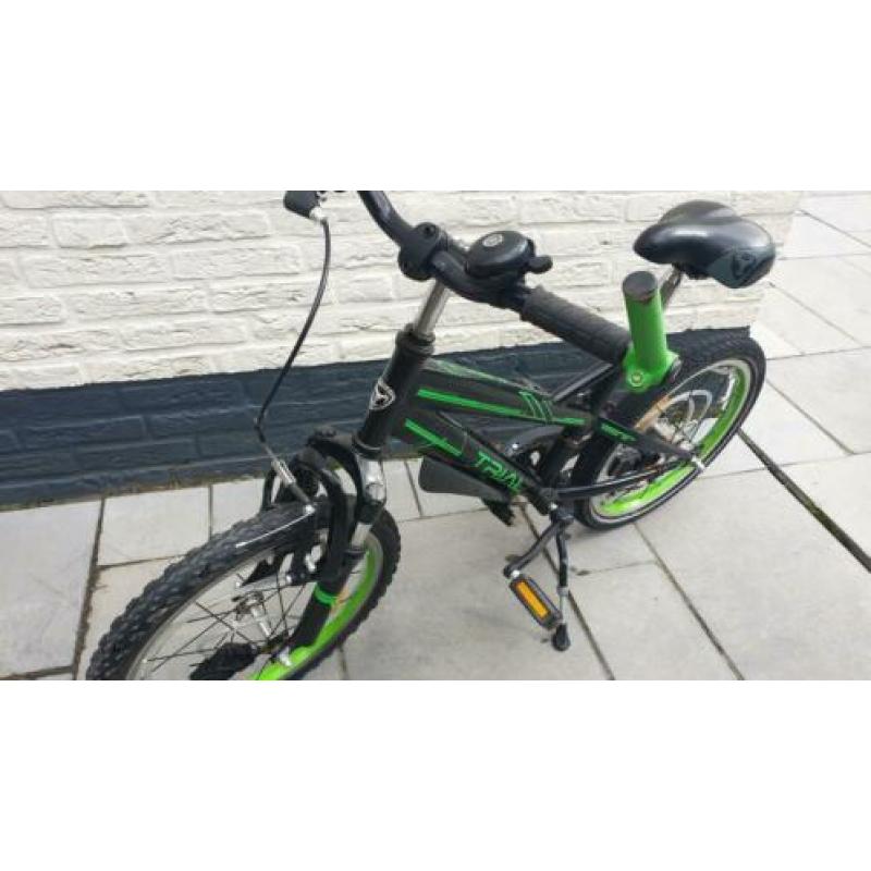 Kinderfiets stoer groen/zwart met schokbreker 6-8jaar