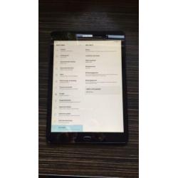 iPad 2 16gb grijs scherm heel incl laadkabel.