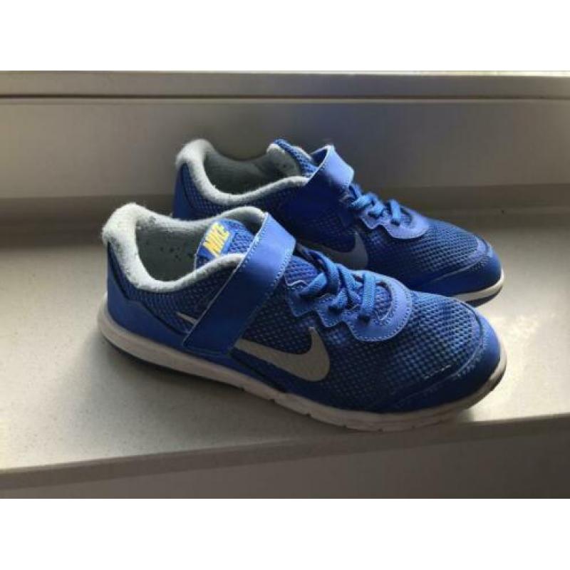 Nike maat 33,5