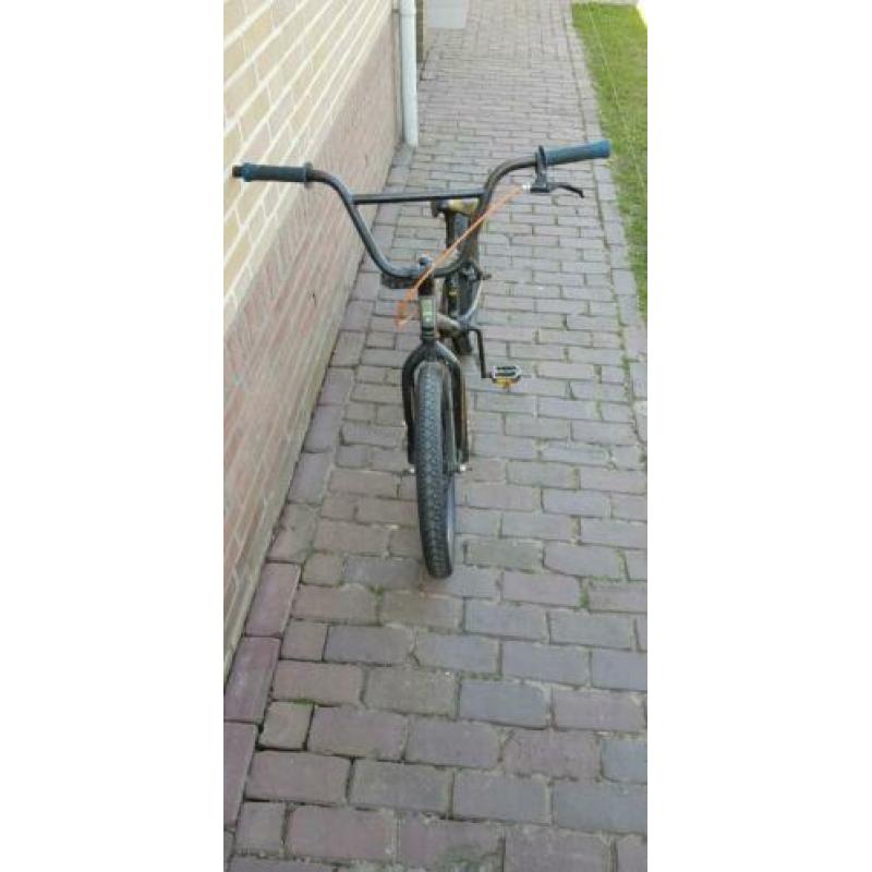 BMX 20 inch Merk KHE. Kleur zwart.