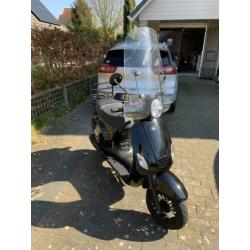 BTC RIVA Scooter Zwart