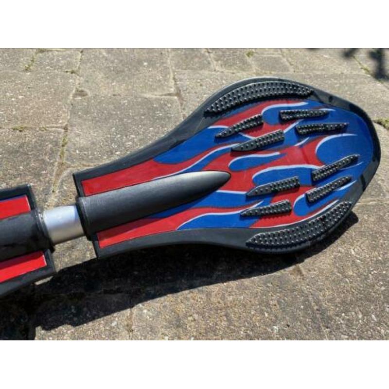 Waveboard met vlammen + opbergtas