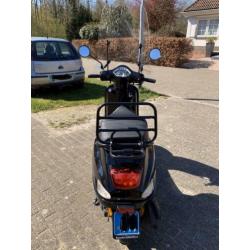 BTC RIVA Scooter Zwart