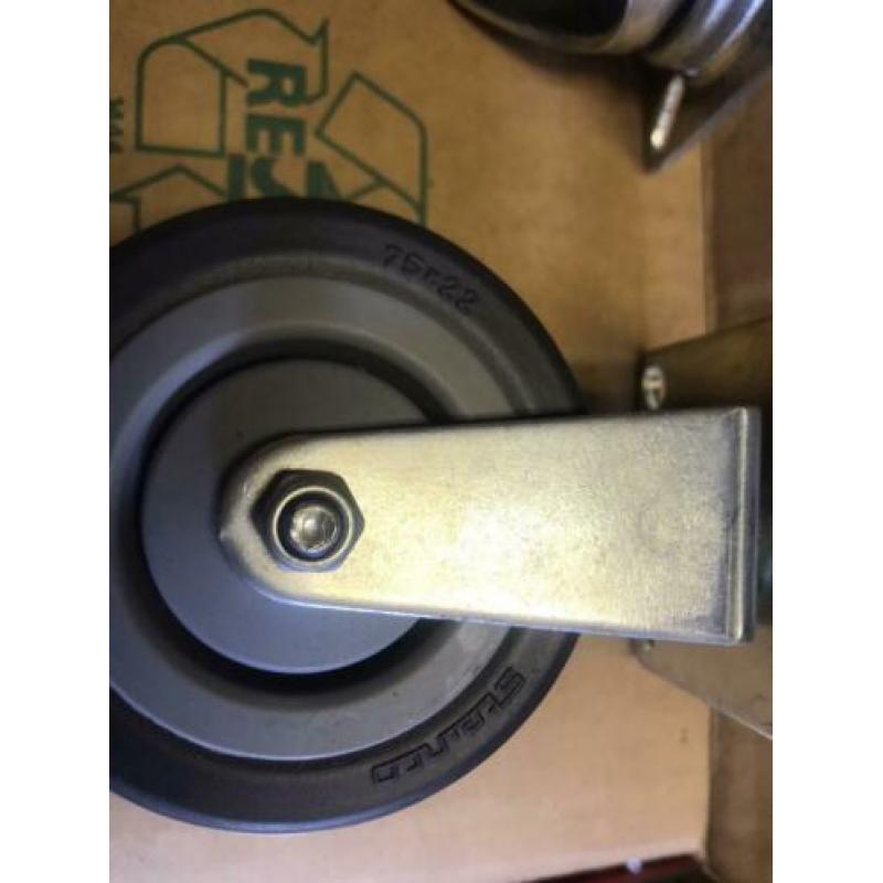 Nieuwe degelijke bokwieltjes 75 mm