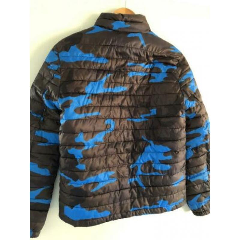 Legerprint Airforce tussen jas blauw