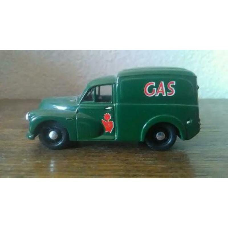 Morris minor Corgi Gas