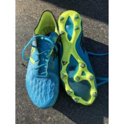 Mooie New Balance voetbalschoenen maat 42