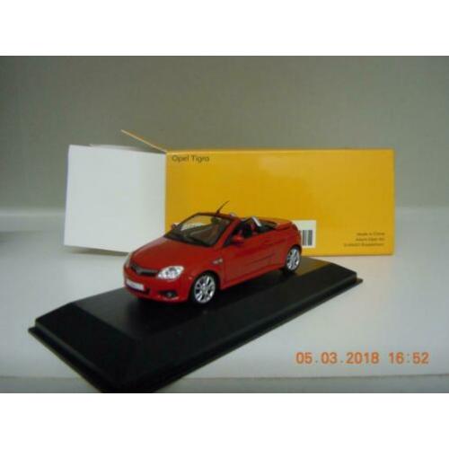 Opel Tigra Twintop. Model van het merk Minichamps