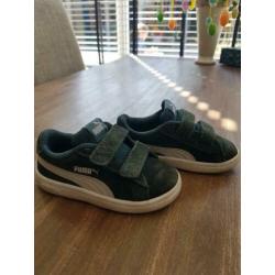 Puma sneakers donkergroen maat 22
