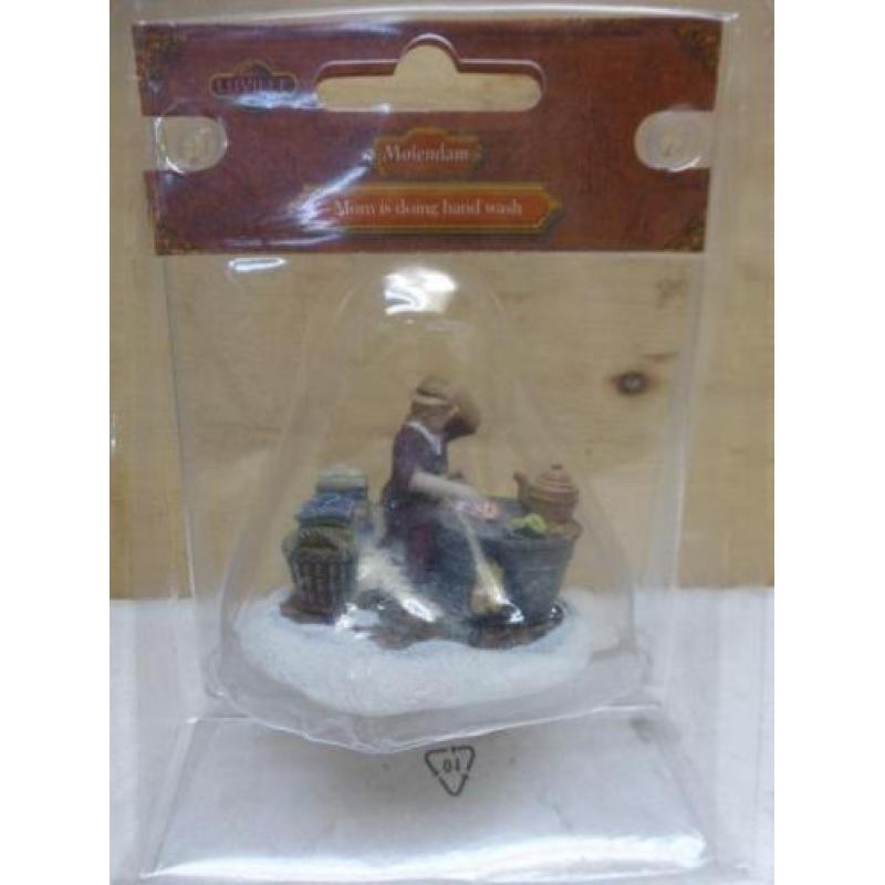 luville mom is doing hand wash kerstdorp figurine kerst
