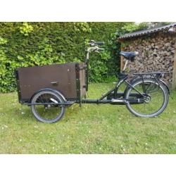 Bakfiets met afneembare huif en 3 versnellingen