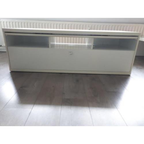 Strak wit tv meubel €30,00