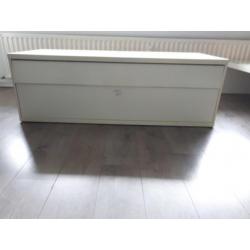 Strak wit tv meubel €30,00