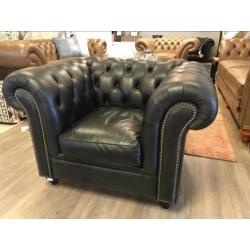 Stoere chesterfield clubfauteuil Zwart vintage leder