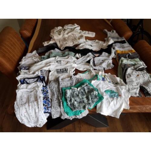 Set babykleding maat 50/56