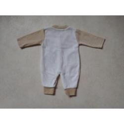 (D31) SALE! Wit/crème kruippakje