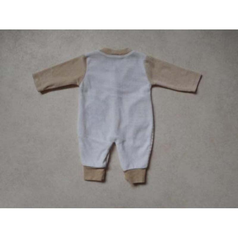 (D31) SALE! Wit/crème kruippakje