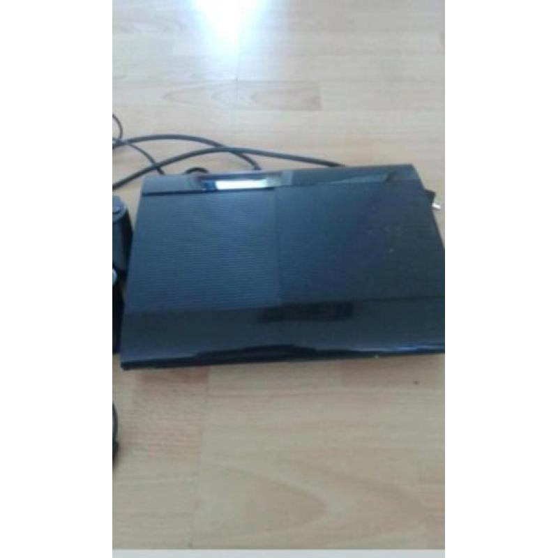 Ps 3 Slim 500 Gb.nieuw staat.met 2 controles.