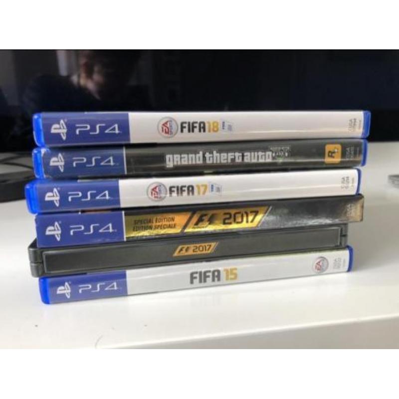 PlayStation 4 500 gb + 9 games