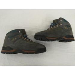 Stevige Aigle outdoor berg wandelschoenen maat 40.