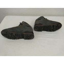 Stevige Aigle outdoor berg wandelschoenen maat 40.
