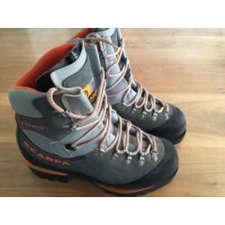 Scarpa bergschoenen maat 40